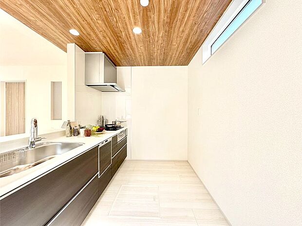 ゆとりあるキッチンではご家族と楽しくお料理ができます。