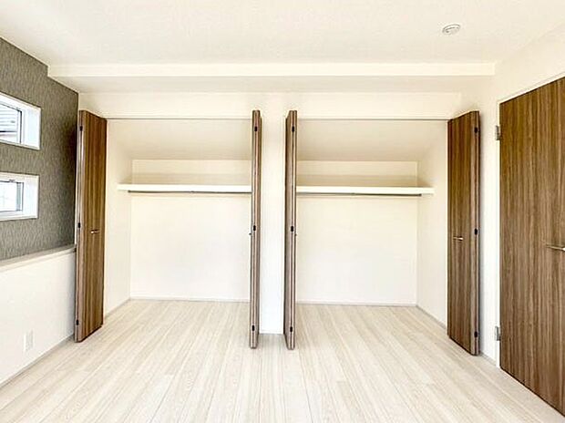 たっぷりの収納スペースで快適に暮らせそう