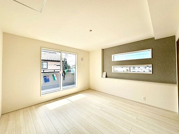 明るいバルコニーサイドに洋室を設置。目覚めの良い寝室に。