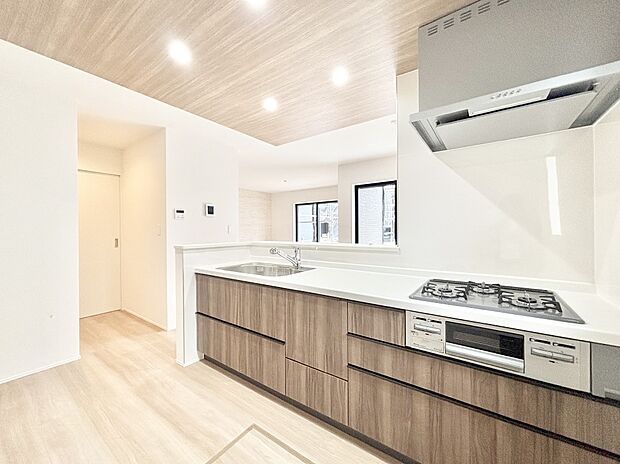 毎日使うキッチンだから、使いやすさ&お手入れのしやすさにこだわりました。