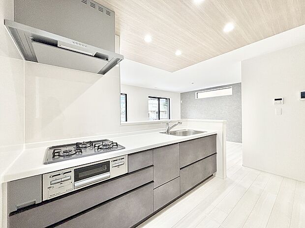 ゆとりあるキッチンではご家族と楽しくお料理ができます。