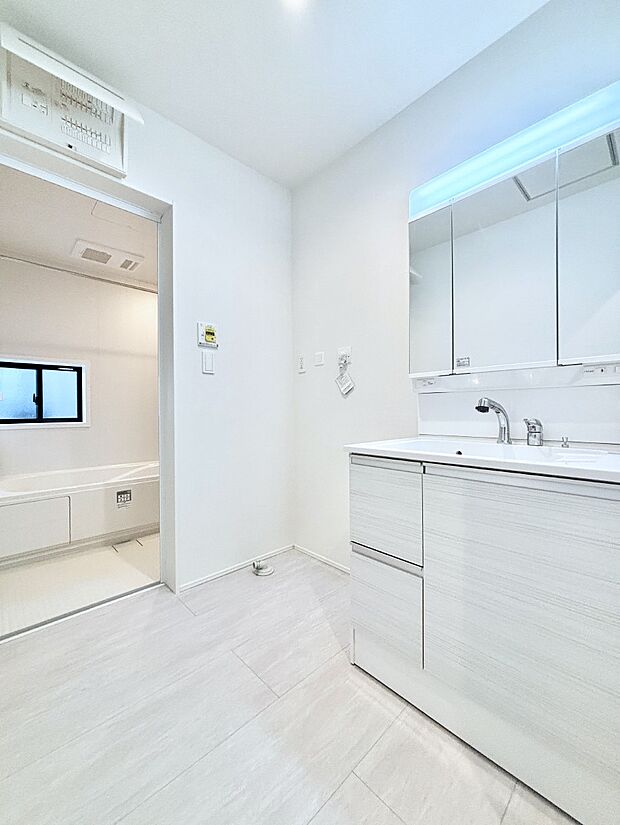 広々とゆとりのあるランドリースペース。  