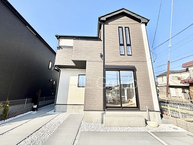 洗練された外観、上質な住空間が広がる室内は永く安心して過ごせる住居です。