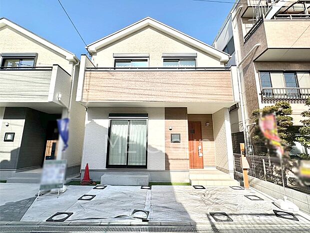 洗練された外観、上質な住空間が広がる室内は永く安心して過ごせる住居です。 