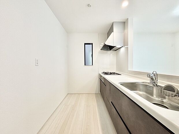 料理をしながらご家族との会話を楽しめる対面カウンターキッチン