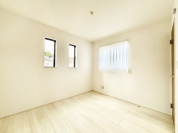 子ども部屋にぴったりの明るい空間。