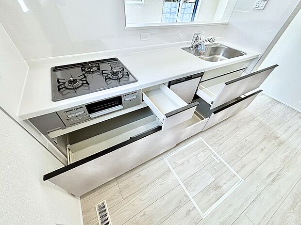 使いやすさを優先したスライド式収納タイプ！