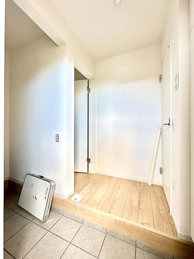 家族の帰宅やお客様をあたたかく迎える玄関  