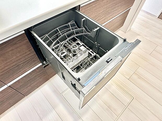 面倒なお片づけは食洗機にお任せ！家事の負担が減って、時間にも気持ちにもゆとりができます。