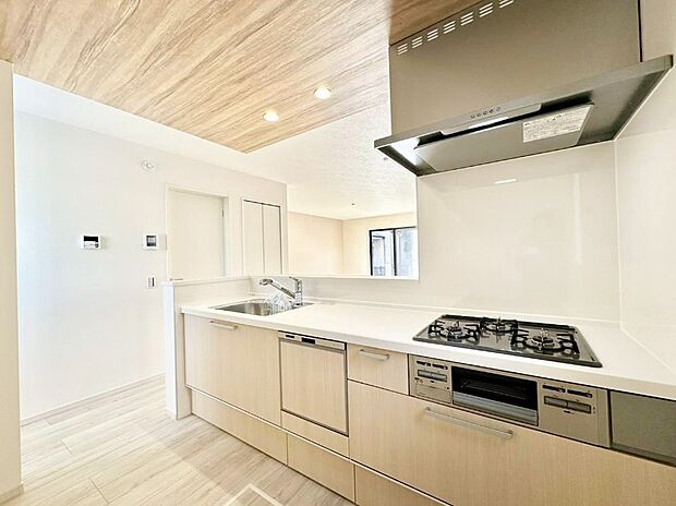 ゆとりあるキッチンではご家族と楽しくお料理ができます。