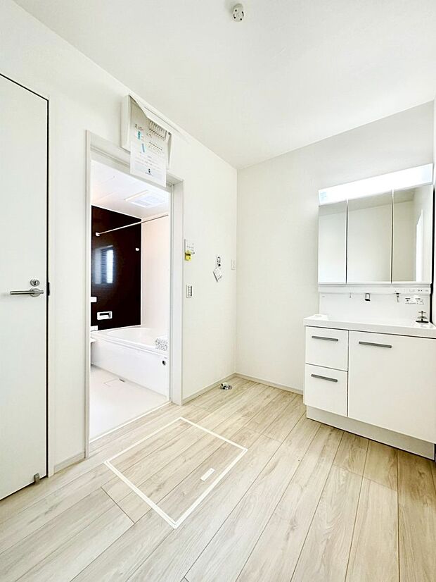 広々とゆとりのあるランドリースペース。