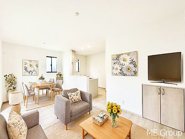 落ち着いた雰囲気のＬＤＫは家族みんなの快適空間※家具はCGです