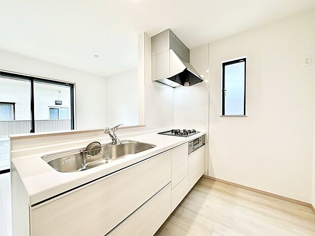 広々とした使い勝手の良いキッチンで日々のお料理も楽しくなりそう