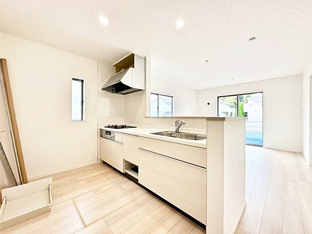 料理をしながらご家族との会話を楽しめる対面カウンターキッチン