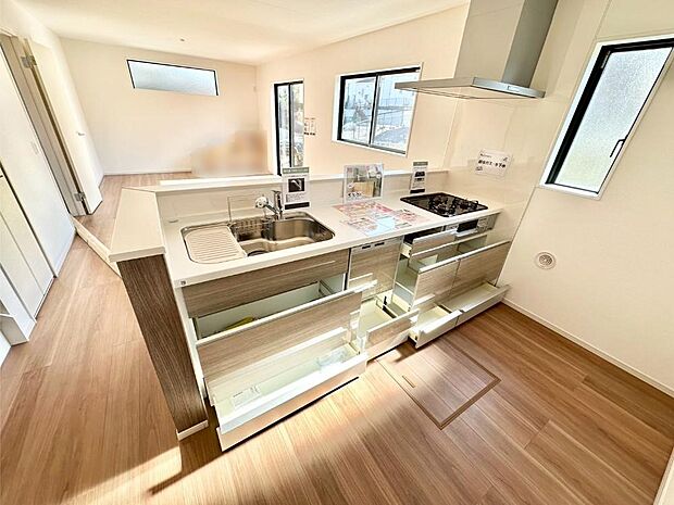 使いやすさを優先したスライド式収納タイプ！