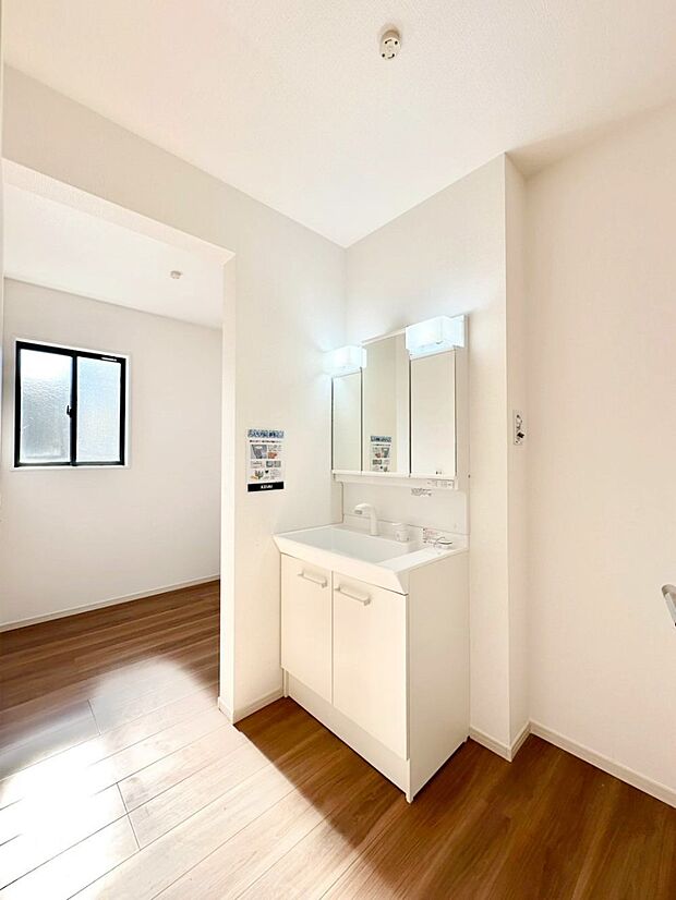 広々とゆとりのあるランドリースペース  　