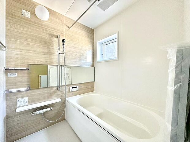 落ち着いた雰囲気でゆっくりお寛ぎいただけるバスルーム