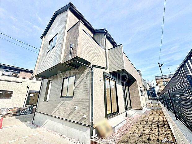 堂々完成！たっぷりの陽光と開放感に包まれる明るい住まい。