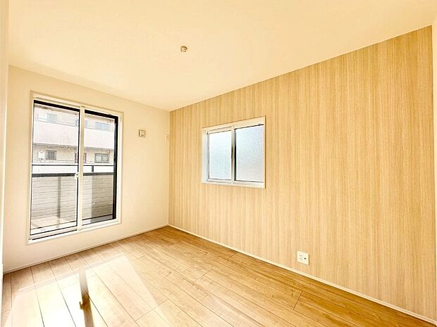 明るいバルコニーサイドに洋室を設置。目覚めの良い寝室に。