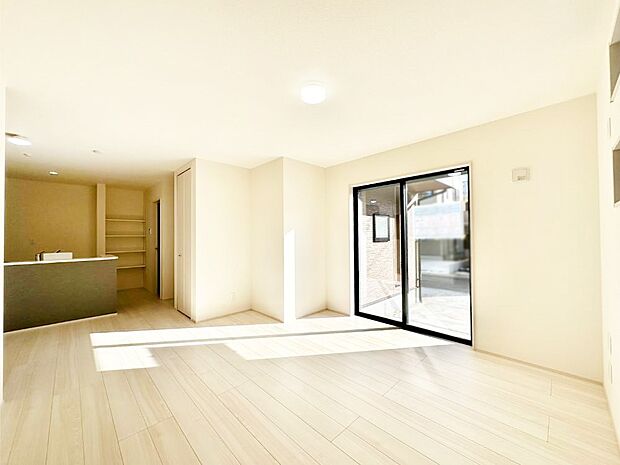 家族の笑顔が自然と生まれてくる、そんな雰囲気のダイニングに仕上がっています