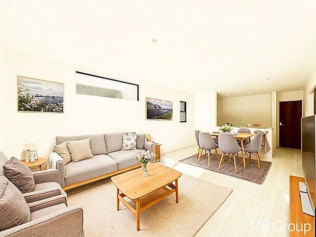 落ち着いた雰囲気のLDKは家族みんなの快適空間※家具はCGです