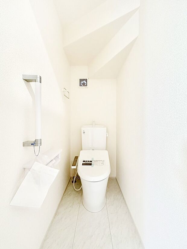 毎日を快適に!清潔感あるシャワートイレ。