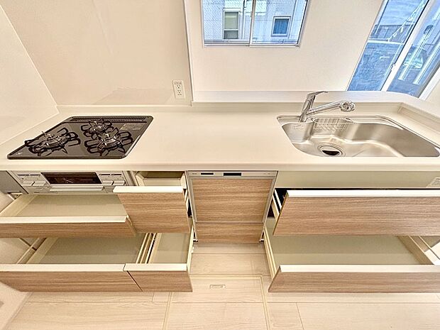 使いやすさを優先したスライド式収納タイプ!