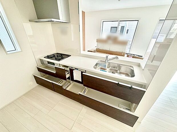 使いやすさを優先したスライド式収納タイプ!