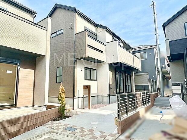 洗練された外観、上質な住空間が広がる室内は永く安心して過ごせる住居です。