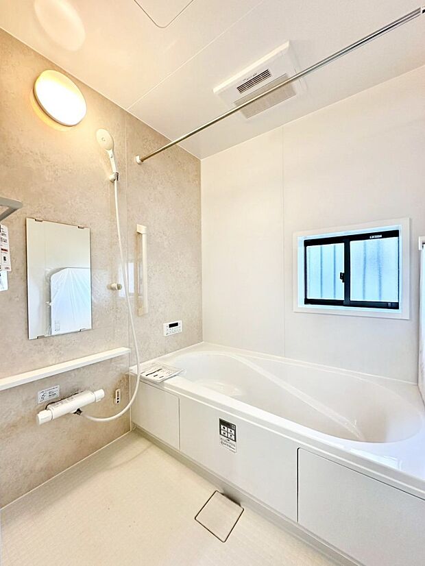 落ち着いた雰囲気でゆっくりお寛ぎいただけるバスルーム