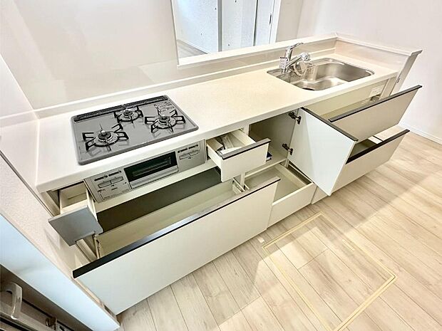 使いやすさを優先したスライド式収納タイプ！