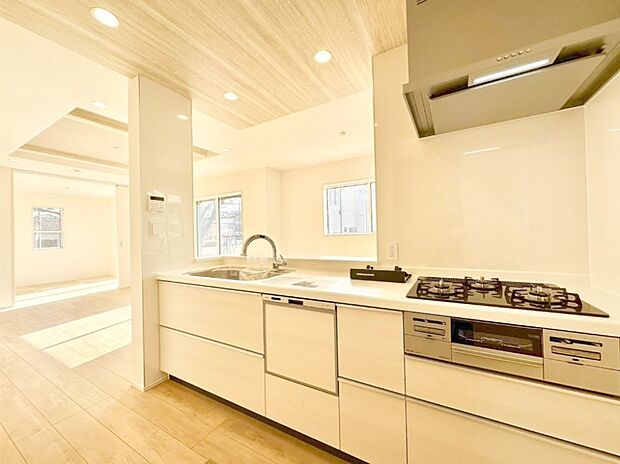 毎日使うキッチンだから、使いやすさ&お手入れのしやすさにこだわりました。