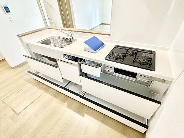 使いやすさを優先したスライド式収納タイプ!