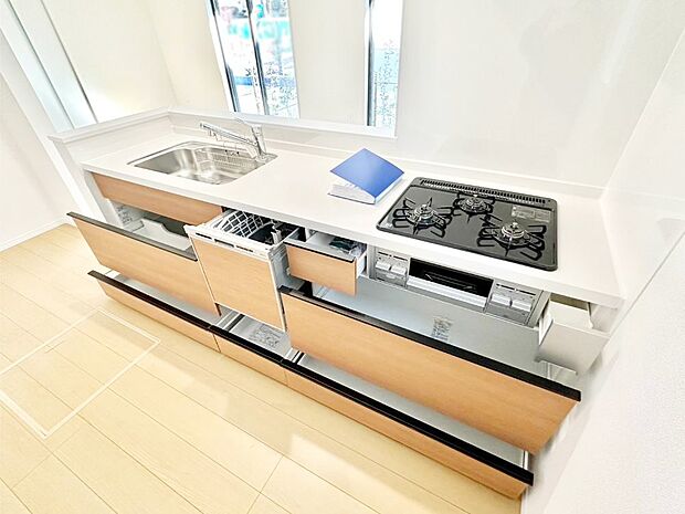 使いやすさを優先したスライド式収納タイプ!