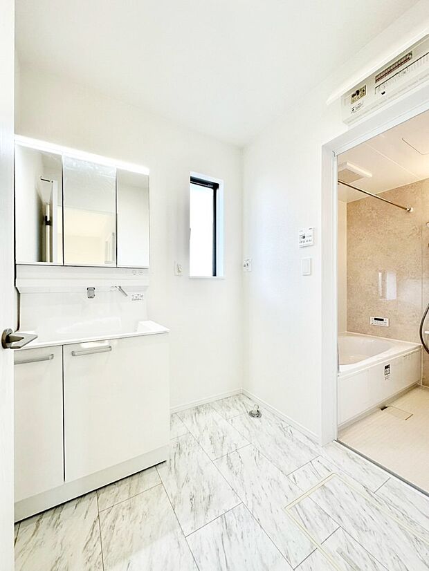 広々とゆとりのあるランドリースペース