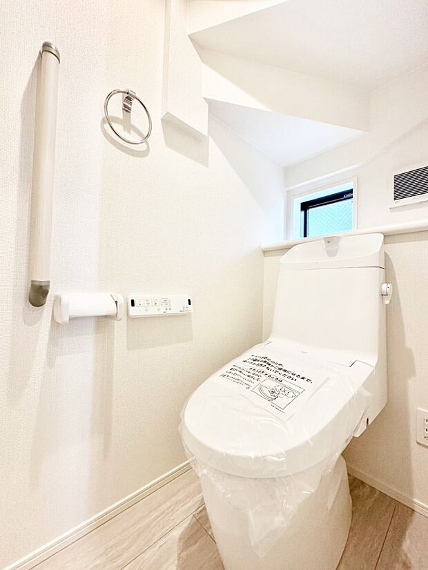 清潔感のあるトイレは1階と2階それぞれに配置