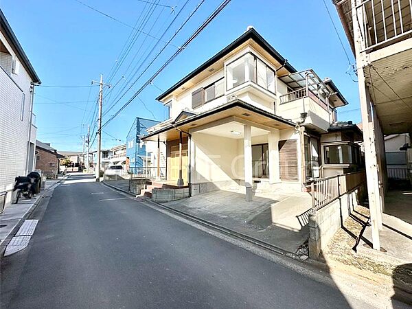 前面道路はきちんと整備されています