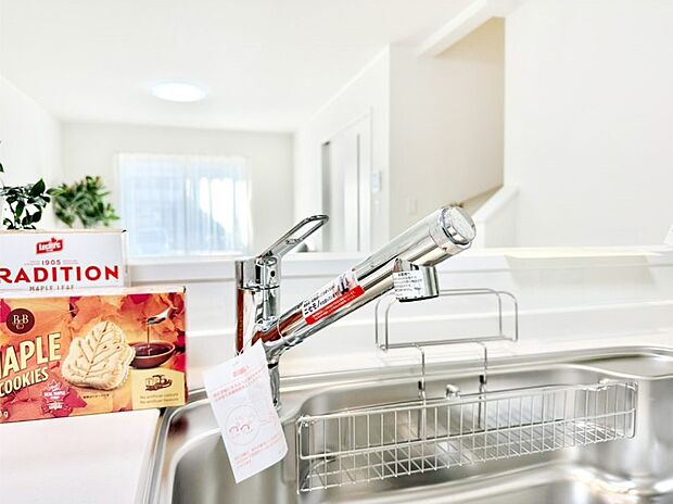 いつでも清潔なおいしいお水を。一つの水栓で水道水と浄水を使い分け。