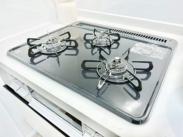 三口ガスコンロでお料理が一気にはかどりそう。