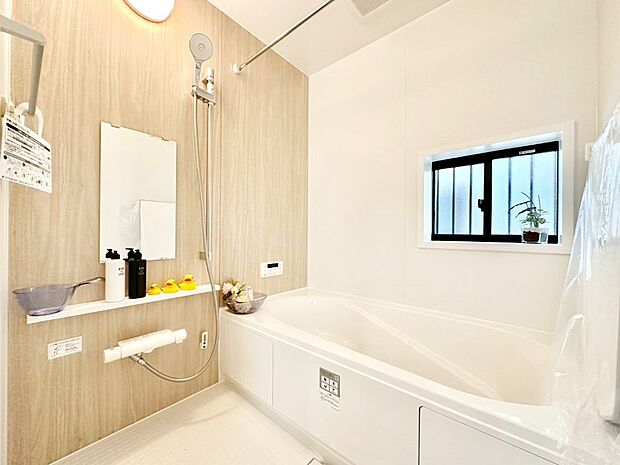 落ち着いた雰囲気でゆっくりお寛ぎいただけるバスルーム