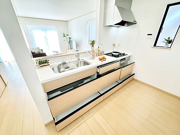 使いやすさを優先したスライド式収納タイプ!