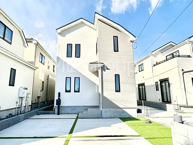 開放感溢れる広々リビングで家族団らんが楽しめるマイホーム!