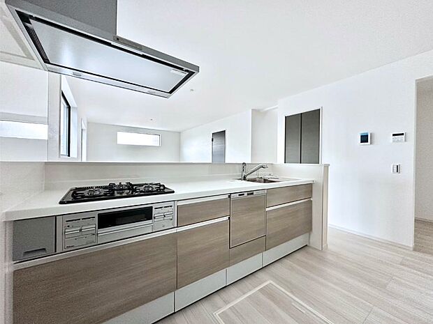 広々とした使い勝手の良いキッチンで日々のお料理も楽しくなりそう