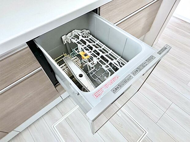 面倒なお片づけは食洗機にお任せ！家事の負担が減って、時間にも気持ちにもゆとりができます。