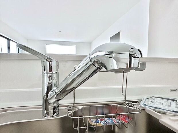 いつでも清潔なおいしいお水を。一つの水栓で水道水と浄水を使い分け。