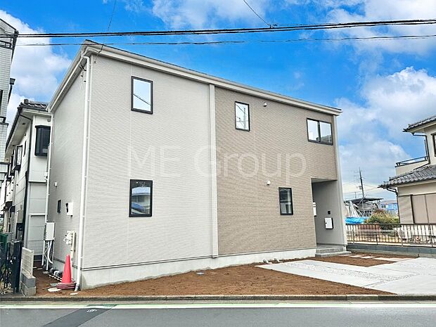 洗練された外観、上質な住空間が広がる室内は永く安心して過ごせる住居です。