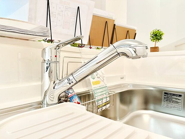 いつでも清潔なおいしいお水を。一つの水栓で水道水と浄水を使い分け。