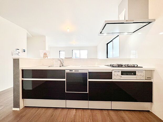 カウンター越しにお子様がお料理のお手伝い！パパママも嬉しい対面キッチン