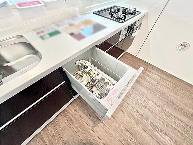 面倒なお片づけは食洗機にお任せ！家事の負担が減って、時間にも気持ちにもゆとりができます。