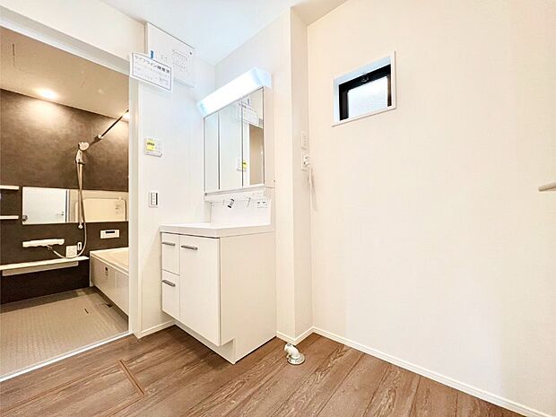 身支度もスムーズにおこなえる脱衣場